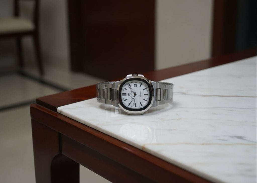 Aqua Time Watch – Stylish Wristwatch