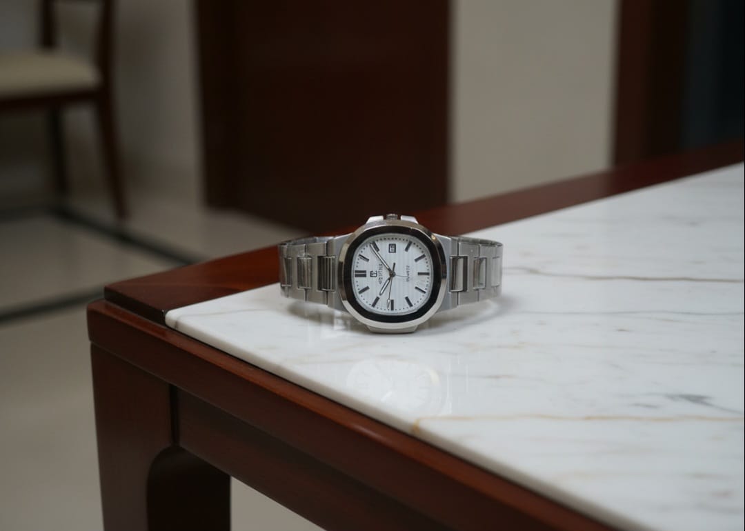 Aqua Time Watch – Stylish Wristwatch