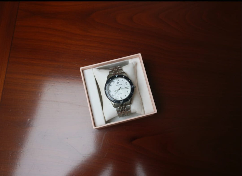 Arabic Dial Men's Watch With Silver Chain Strap and Date Function