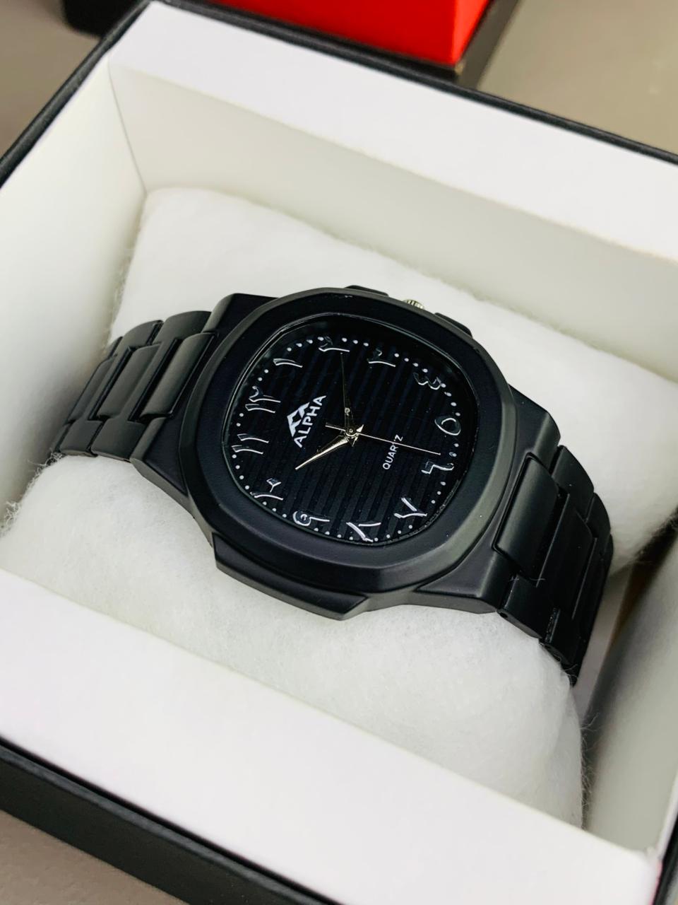 Casual Black Quartz Wrist Watch........!!!!!!!!!!