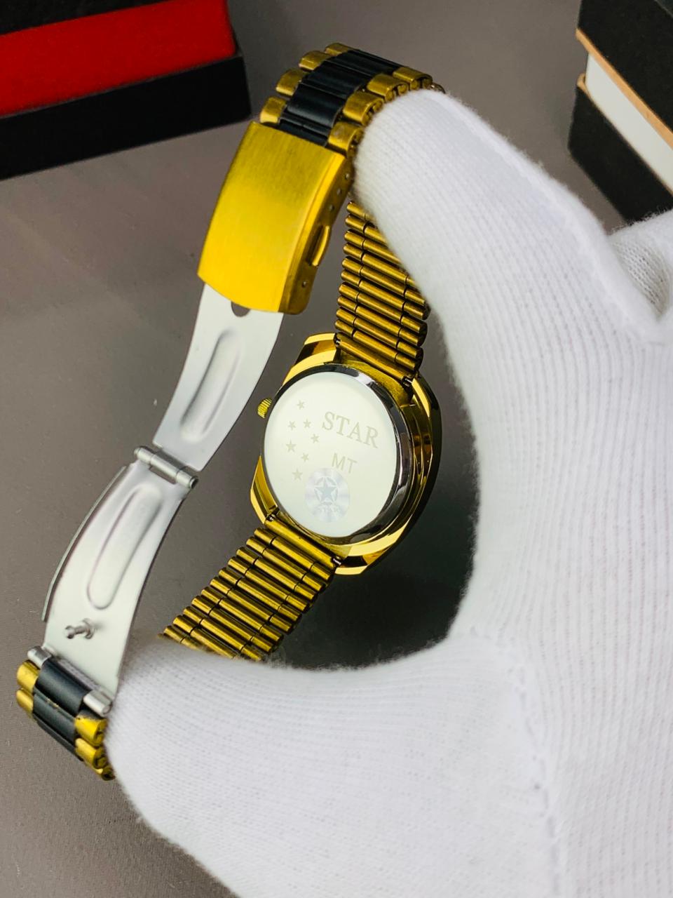 Branded Men's Wrist Watch......!!!!!!!