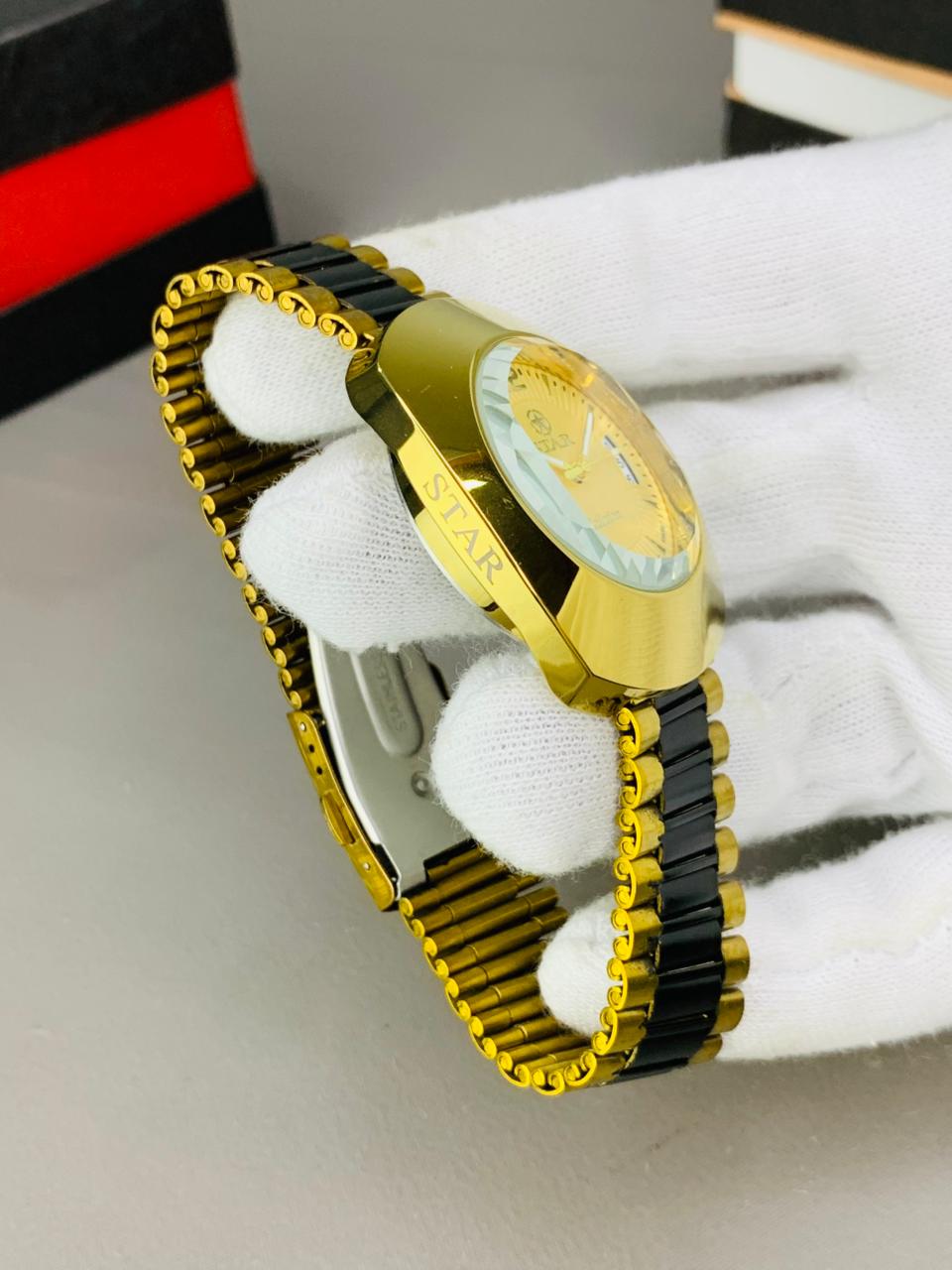 Branded Men's Wrist Watch......!!!!!!!