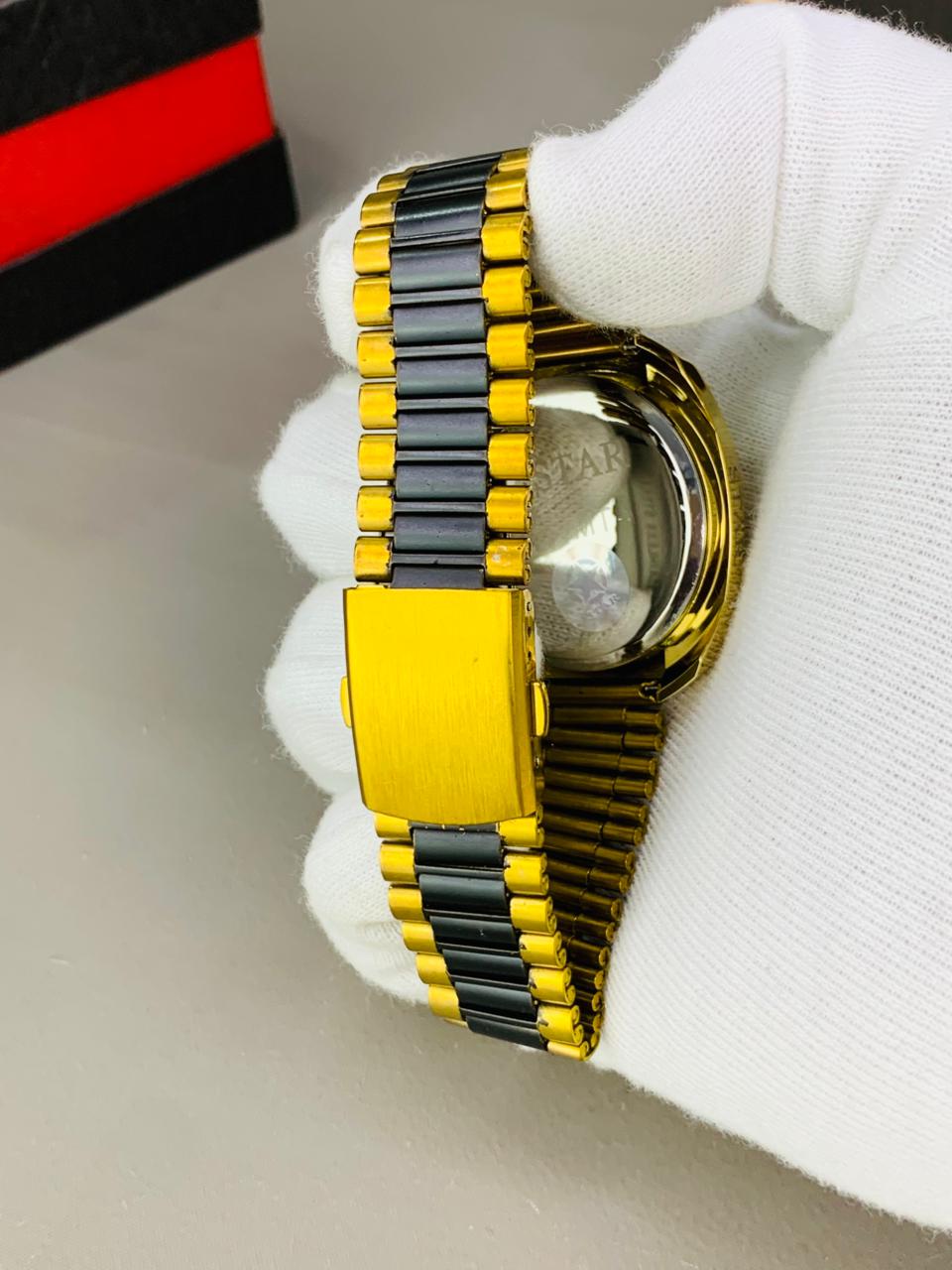 Branded Men's Wrist Watch......!!!!!!!
