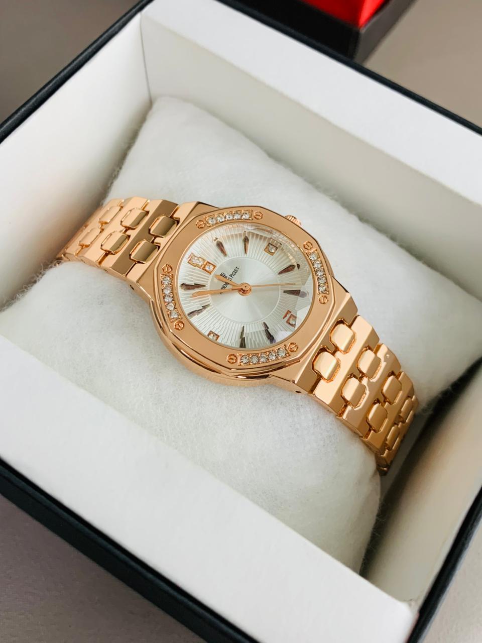 Classy Girls Watch..!!!!
