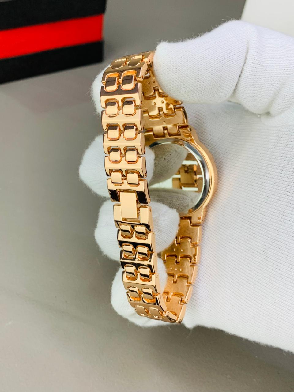 Classy Girls Watch..!!!!