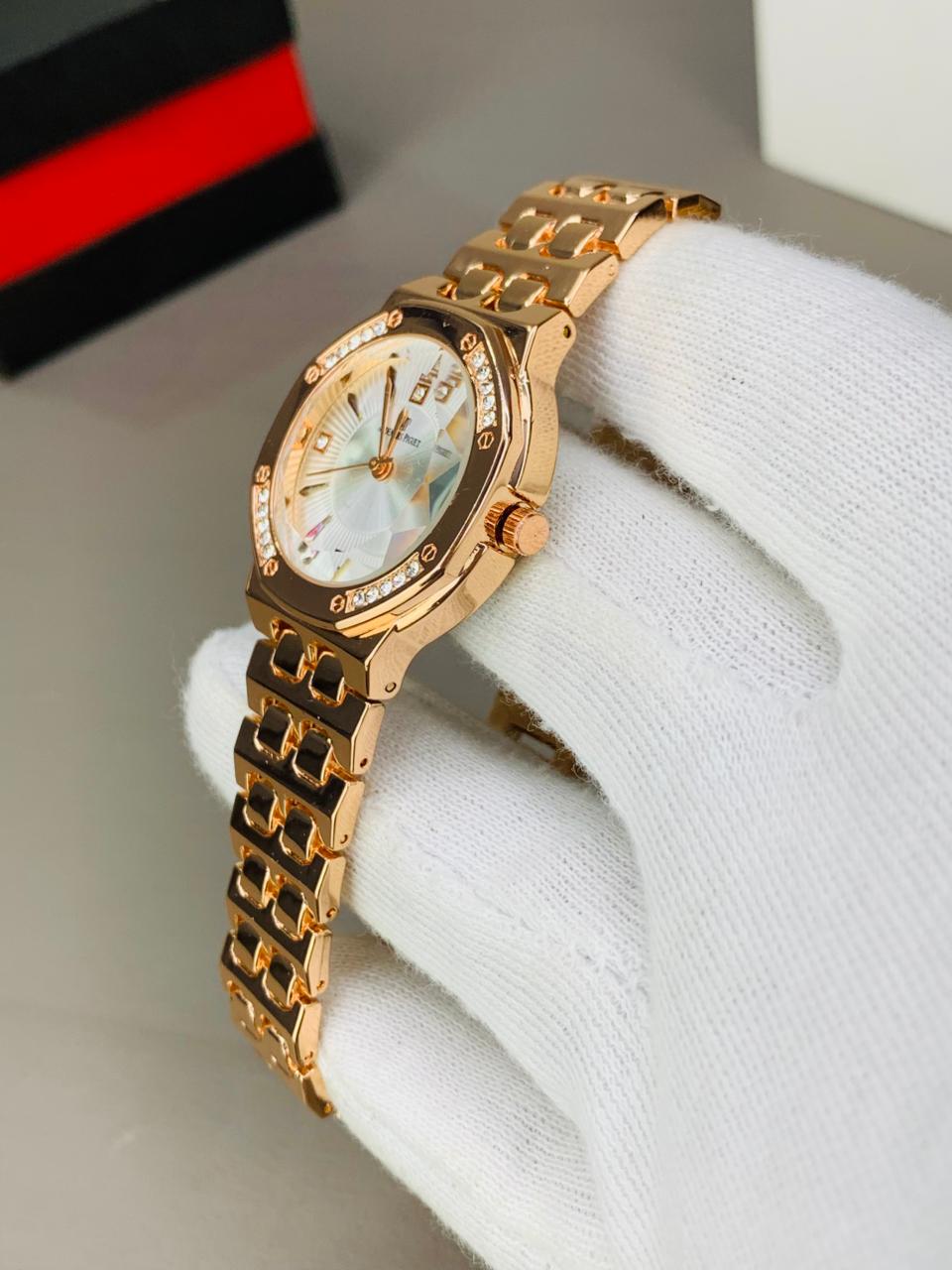 Classy Girls Watch..!!!!