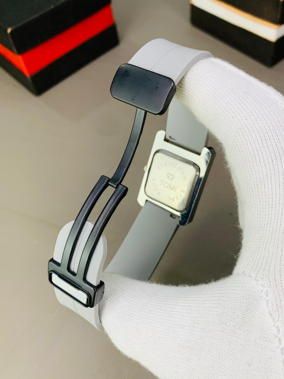 Square Dial Quartz Watch.......!!!!!!!